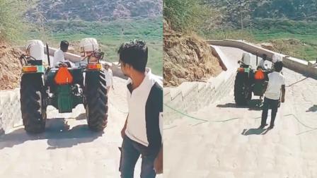 સામાન્ય રીતે તળેટીથી ચાલીને ૮૦૦ પગથિયાં ચડીને મંદિર સુધી જવામાં આવે તો દોઢ કલાક જેટલો સમય લાગે છે, પરંતુ ટ્રૅક્ટર માત્ર ૪૦થી ૪૫ મિનિટમાં ચડી ગયું હતું.