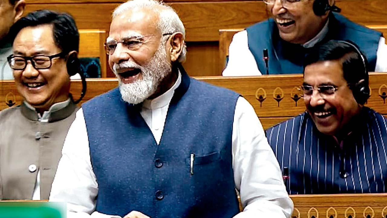 ગઈ કાલે લોકસભામાં સંબોધન કરી રહેલા નરેન્દ્ર મોદી. 