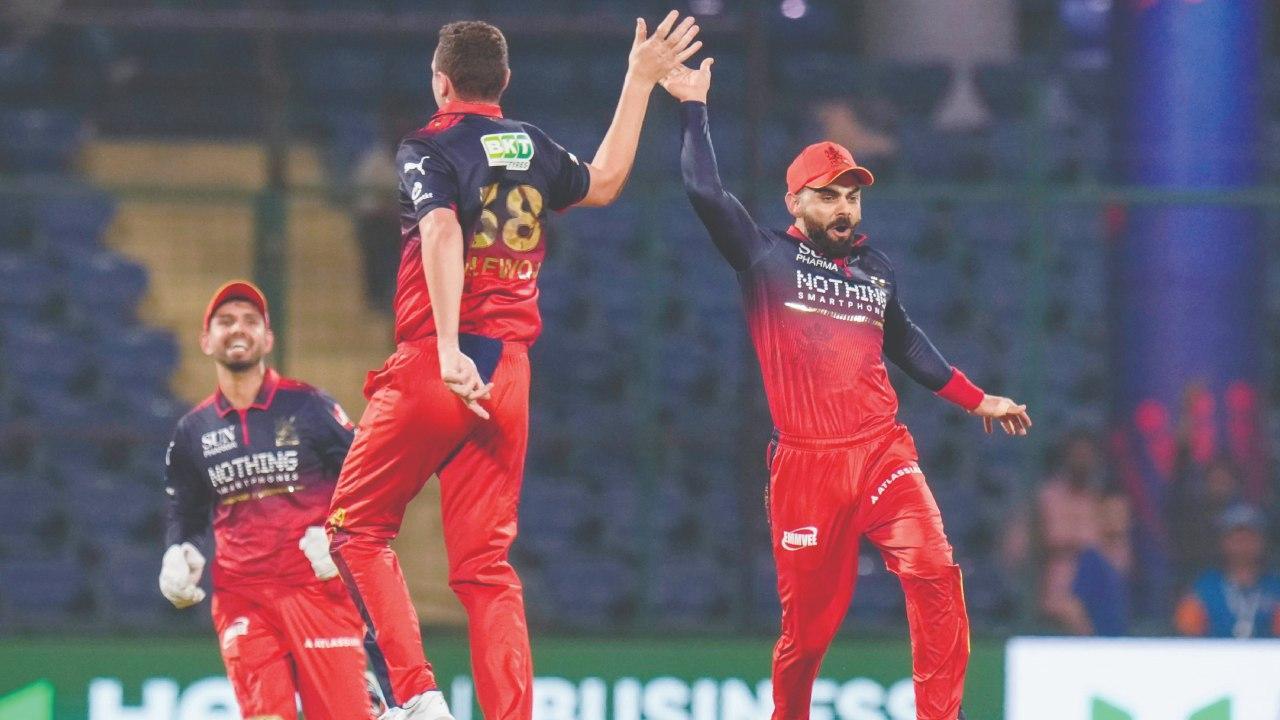 દિલ્હીને ૭૫ બૉલમાં ઑલઆઉટ કરીને બૅન્ગલોરે  ૮૧ બૉલ બાકી રાખીને વિજય મેળવ્યો