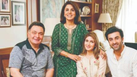 રિશી કપૂર નીતુ કપૂર, રિદ્ધિમા કપૂર અને રણબીર કપૂર