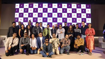 ઔમોરા મ્યુઝિકની ટીમ