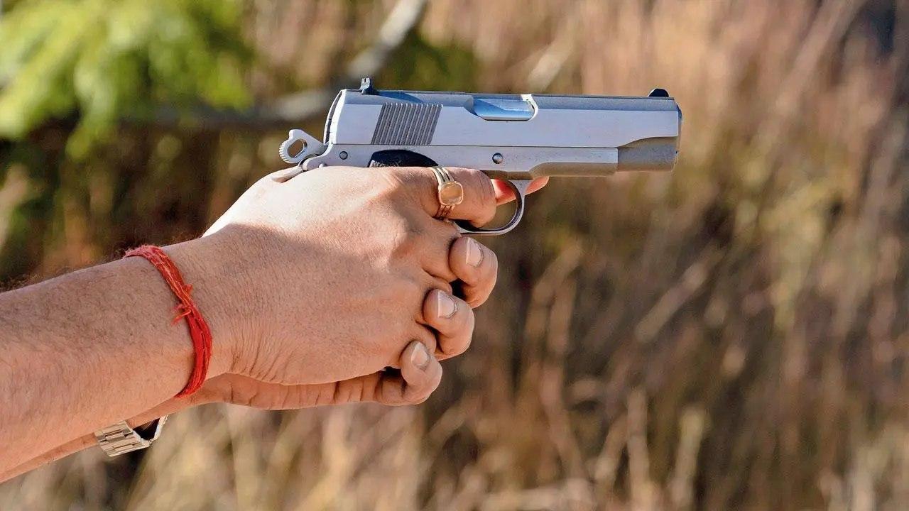 પ્રતીકાત્મક તસવીર (સૌજન્ય: મિડ-ડે)