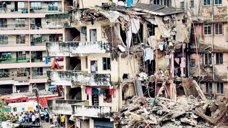 ગયા ચોમાસામાં વિરારમાં તૂટી પડેલું રમાબાઈ અપાર્ટમેન્ટ નામનું ગેરકાયદે બિલ્ડિંગ.