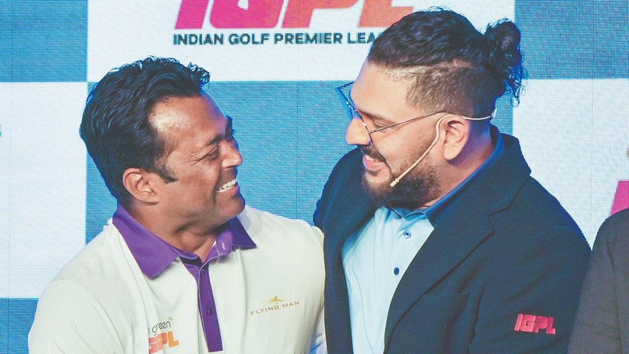 ગઈ કાલે દિલ્હીમાં એક કલકત્તા ફ્રૅન્ચાઇઝીના સહ-માલિક લિએન્ડર પેસ સાથે જોવા મળ્યો યુવરાજ સિંહ