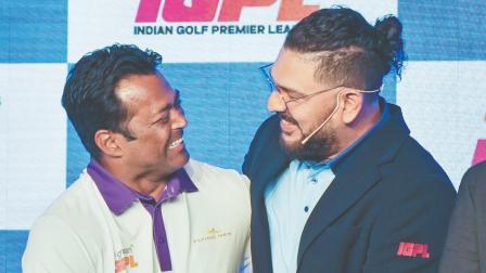 ગઈ કાલે દિલ્હીમાં એક કલકત્તા ફ્રૅન્ચાઇઝીના સહ-માલિક લિએન્ડર પેસ સાથે જોવા મળ્યો યુવરાજ સિંહ