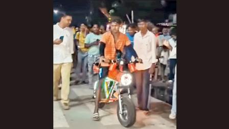 કાવડયાત્રામાં આકર્ષણ બની તેજસ બાઇક કાવડ
