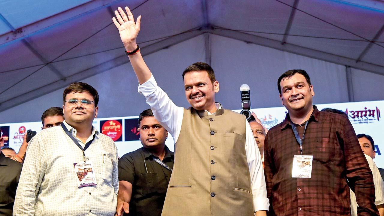 રવિવારે નાગપુરમાં Manthan4Yuva - નાગપુર ૨૦૨૬માં મુખ્ય પ્રધાન દેવેન્દ્ર ફડણવીસે હજારો યુવાઓને સંબોધ્યા હતા. આ કાર્યક્રમમાં ૩૫૦૦થી વધુ  યુવક-યુવતીઓએ સમૂહમાં ઢોલ-તાશા વગાડીને ઇન્ડિયા બુક ઑફ રેકૉર્ડ્‌સ અને એશિયા બુક ઑફ રેકૉર્ડ્‌સમાં રેકૉર્ડ બનાવ્યા હતા.