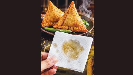 ટિશ્યુ પેપરથી તેલ નિતારી લેવાથી ભજિયાં કે સમોસા હેલ્ધી થઈ જાય?