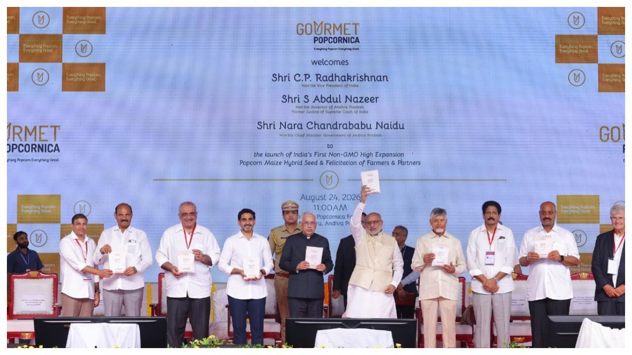 લૉન્ચ પ્રસંગે ઉપરાષ્ટ્રપતિ સી. પી. રાધાકૃષ્ણન, આંધ્રપ્રદેશના રાજ્યપાલ એસ. અબ્દુલ નઝીર, મુખ્યમંત્રી એન. ચંદ્રબાબુ નાયડુ અને અન્ય મહાનુભાવો