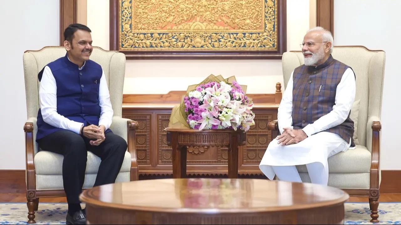 મહારાષ્ટ્રના મુખ્યમંત્રી દેવેન્દ્ર ફડણવીસે કરી વડાપ્રધાન નરેન્દ્ર મોદી સાથે મુલાકાત.