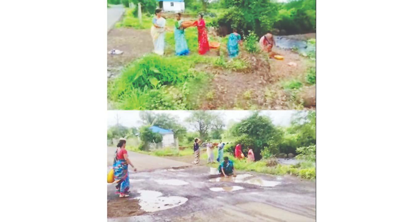 રોડ પર પડેલા ખાડા પૂરી રહેલી મહિલાઓ.