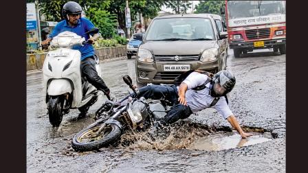 અકારણ જિંદગી છીનવી લેતાં હત્યારા ખાડા-ખાબોચિયાંથી મુક્તિ ક્યારે?