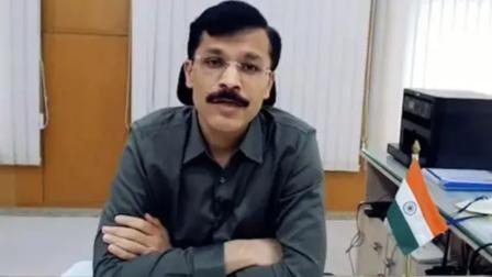 કમિશનર તુકારામ મુંઢે