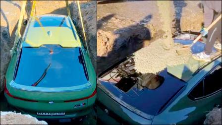 દીકરાની યાદમાં પિતાએ ૬ કરોડની લક્ઝરી કાર જમીનમાં દાટી દીધી