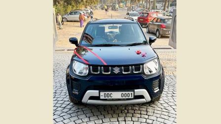 DDC 0001 નંબર ધરાવતી કાર