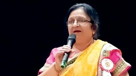 દીપ્તિ બુચ છેલ્લાં ૨૭ વર્ષથી કાંદિવલી એજ્યુકેશન સોસાયટીની જુનિયર કૉલેજમાં ગુજરાતી શિક્ષિકા અને મહારાષ્ટ્ર બોર્ડનાં ચીફ મૉડરેટર છે.