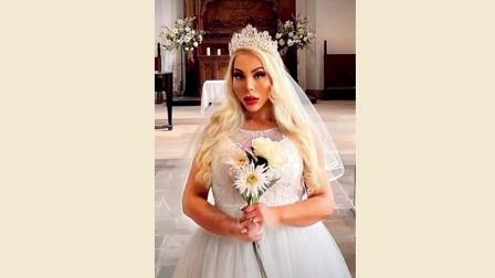 પહેલાં જાત સાથે કર્યાં લગ્ન અને પછી પોતાનો જ સાથ પસંદ ન આવતાં છૂટાછેડા આપી દીધા