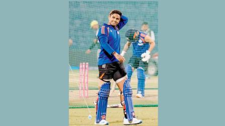 દિલ્હીના અરુણ જેટલી સ્ટેડિયમમાં સૂર્યકુમાર યાદવ નવી કિટમાં પ્રૅક્ટિસ કરતો જોવા મળ્યો હતો