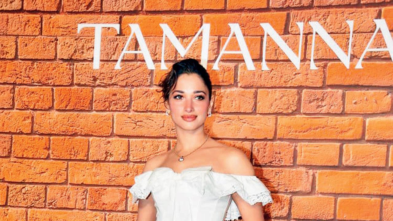 તમન્ના ભાટિયા જ્વેલરી સ્ટોર લૉન્ચમાં