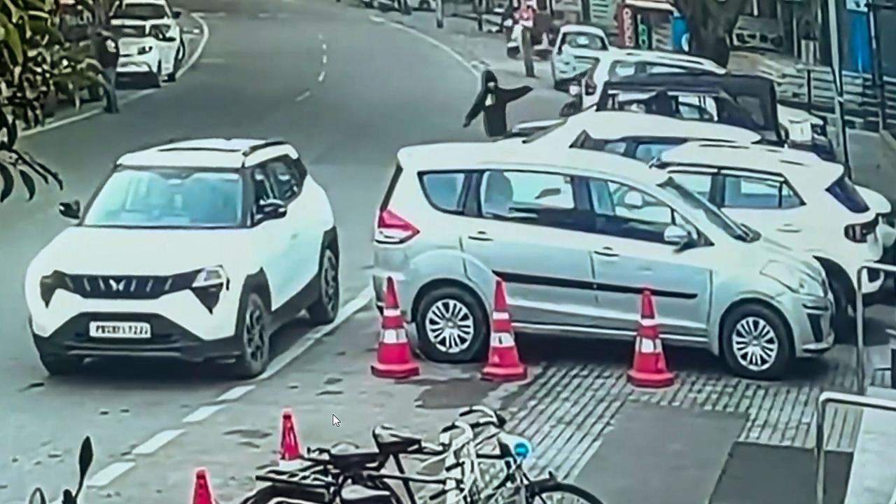 પોલીસના જણાવ્યા અનુસાર, ઓબેરોયને ગંભીર ઈજાઓ થઈ હતી અને તેમને તાત્કાલિક હૉસ્પિટલમાં લઈ જવામાં આવ્યા હતા, જ્યાં તેમનું મોત નીપજ્યું હતું. (તસવીરો: એજન્સી અને X)