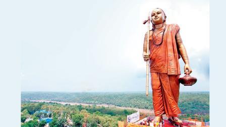 આદિ શંકરાચાર્યની ઓમકારેશ્વર નજીક આવેલી ૧૦૮ ફીટ ઊંચી  પ્રતિમા