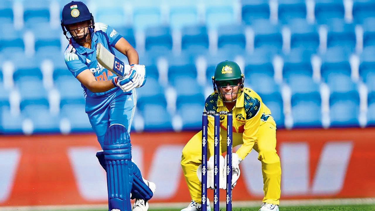 ભારત માટે કૅપ્ટન હરમનપ્રીત કૌરે ૭૦ બૉલમાં ૨ ફોર અને ૧ સિક્સના આધારે સૌથી વધુ ૫૪ રન કર્યા હતા.