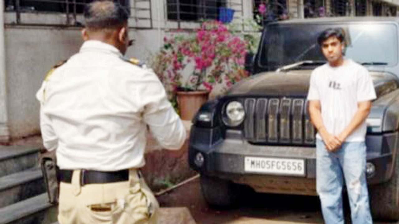 ટ્રાફિક પોલીસે જપ્ત કરેલી કાર.