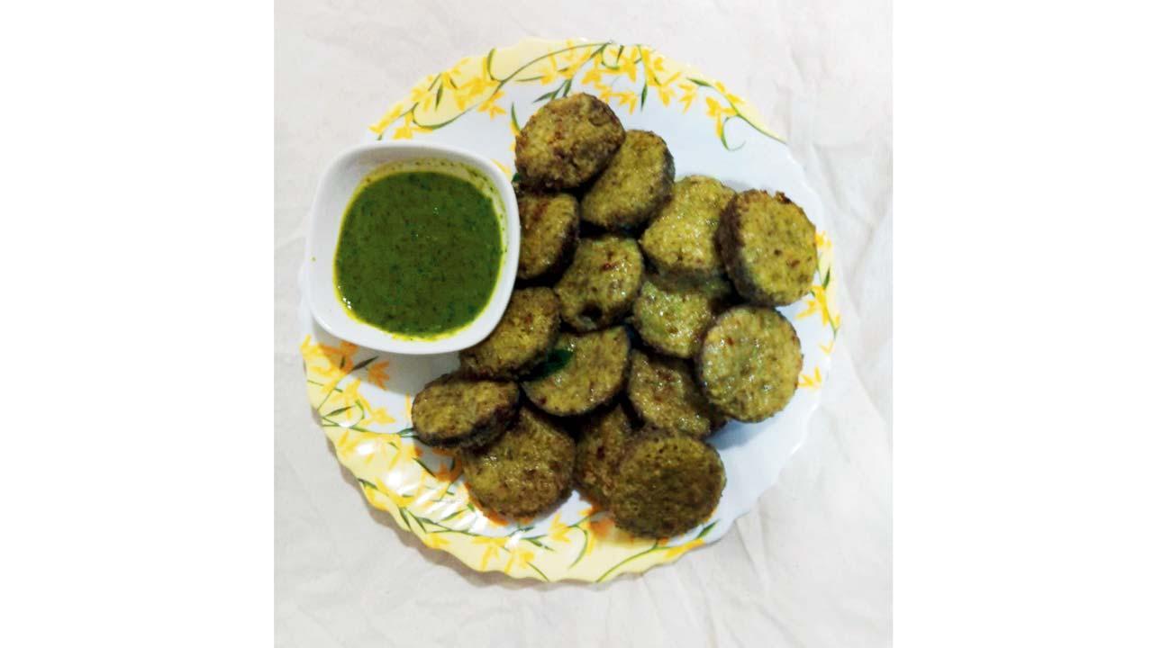 ફોતરાંવાળી મગની દાળની ઇડલી