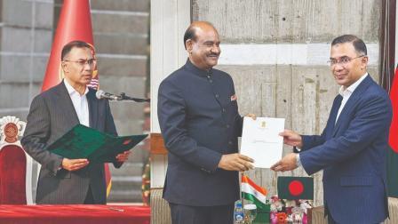 વડા પ્રધાન તરીકે શપથ લઈ રહેલા તારિક રહમાન, ભારતના પ્રતિનિધિ તરીકે આ શપથવિધિમાં હાજર રહેલા લોકસભાના સ્પીકર ઓમ બિરલાએ તારિક રહમાનને શુભેચ્છા આપી હતી.