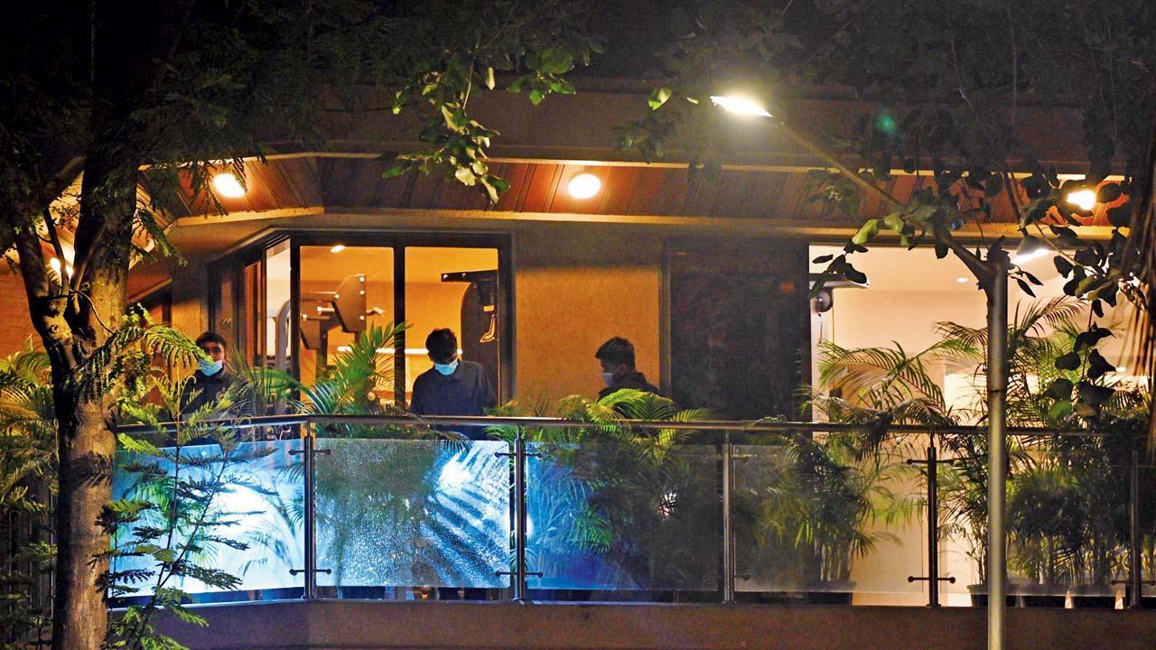 ફિલ્મમેકર રોહિત શેટ્ટીના ઘરની બહાર થયેલી ફાયરિંગની ઘટના