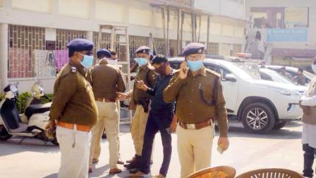 રાજગીરની દિગંબર ધર્મશાળામાં તપાસ કરી રહેલી નાલંદા-પોલીસ