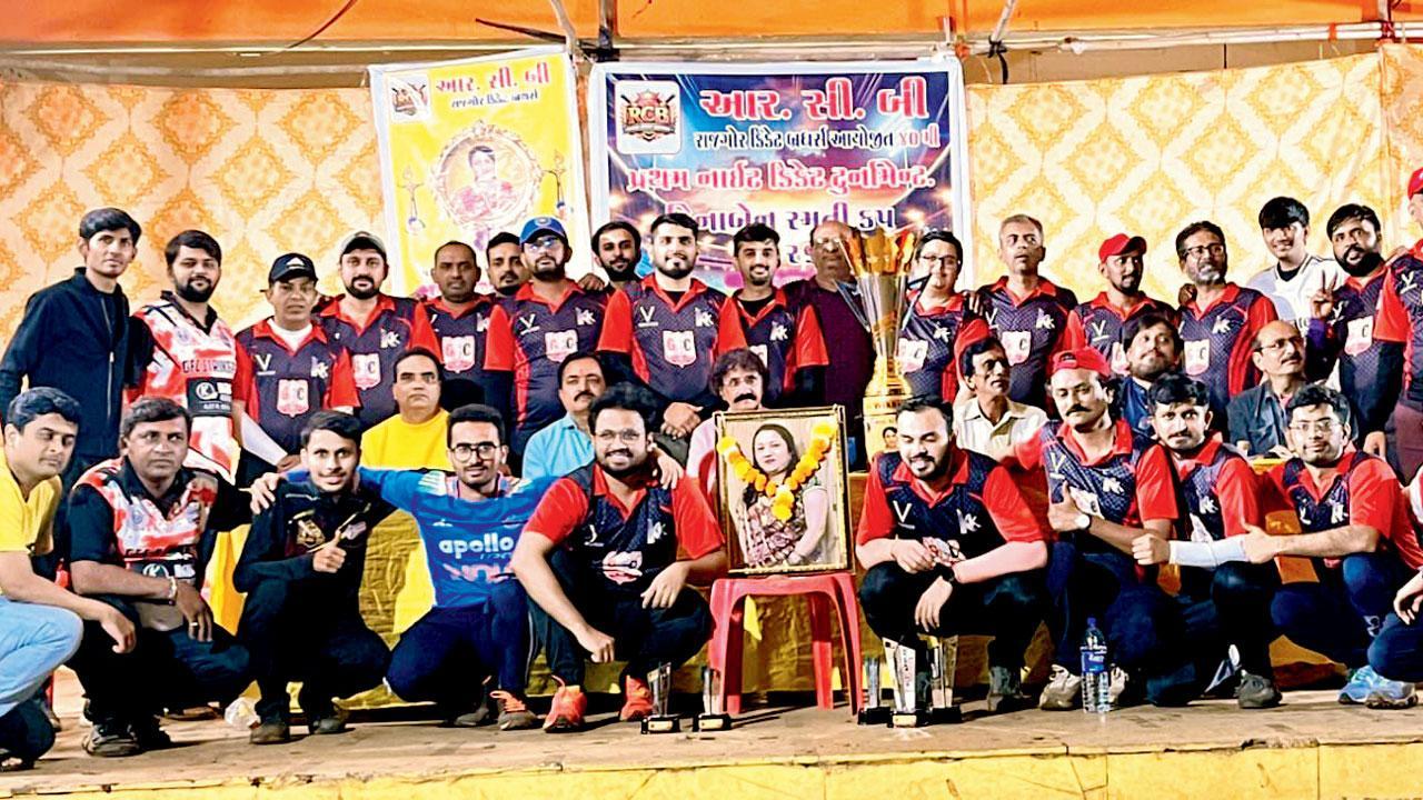 ચૅમ્પિયન ટીમ ઘાટકોપર ફ્રેન્ડ્સ સર્કલ