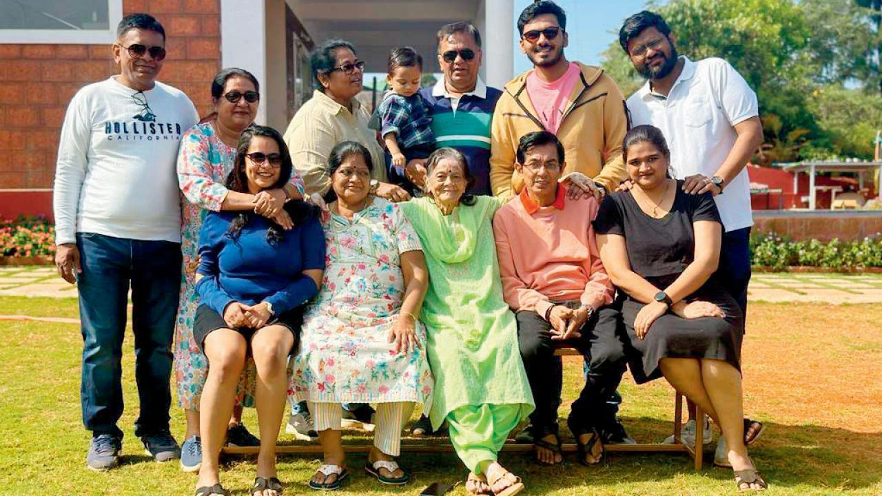 રંજન ડગલીનો પરિવાર