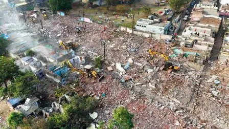 રાજકોટના જંગલેશ્વર વિસ્તારમાં દબાણો હટાવવા માટે હાથ ધરવામાં આવેલી કામગીરી.