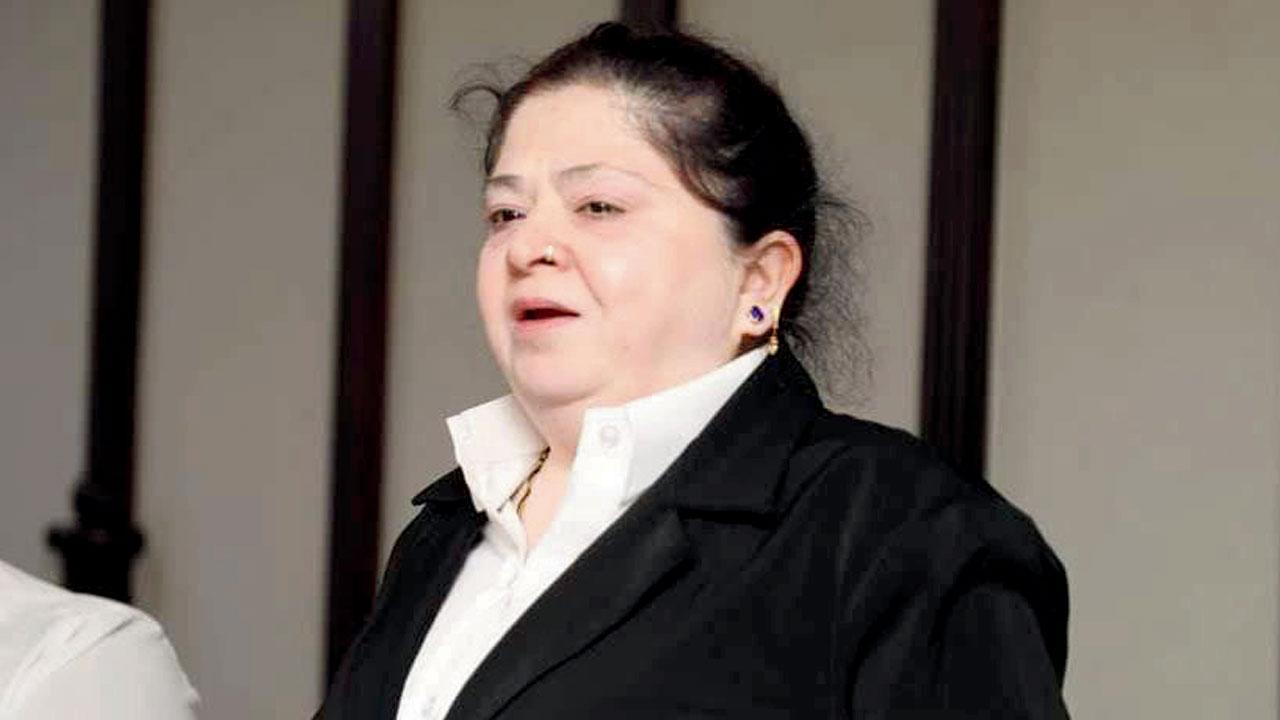 શ્રુતિ દેસાઈ હાઈ કોર્ટનાં ઍડ્વોકેટ છે અને સાથે ઑથર પણ છે