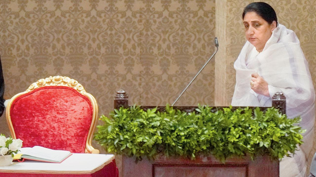 અજિત પવારના નિધન બાદ તેમનાં પત્ની સુનેત્રા પવારે માત્ર ૪ દિવસમાં ડેપ્યુટી ચીફ મિનિસ્ટર તરીકે શપથ લીધા હતા