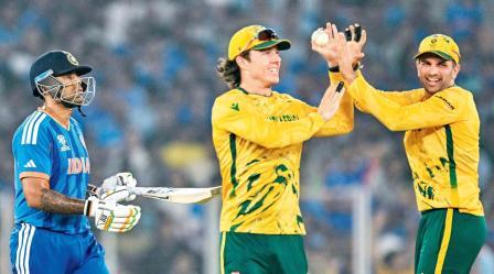 ગઈ કાલની હાર એ ભારતીય ટીમની T20 વર્લ્ડ કપમાં રનની દૃષ્ટિએ સૌથી મોટી હાર બની હતી. આ પહેલાં ૨૦૧૦માં ઑસ્ટ્રેલિયા સામેની ૪૯ રનની હાર સૌથી મોટી હતી.