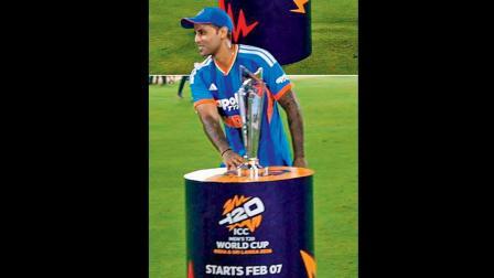 કૅપ્ટન સૂર્યાએ પાંચમી T20 મૅચ બાદ વર્લ્ડ કપ ટ્રોફી પકડીને કહ્યું હતું, અમે આ ટ્રોફી જીતીશું