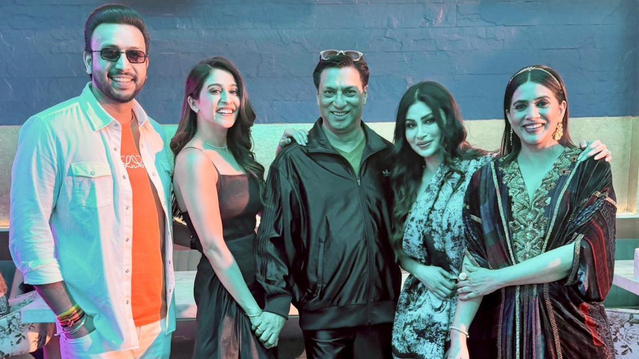 મધુર ભંડારકર `ધ વાઇવ્સ`ની સ્ટાર કાસ્ટ સાથે 