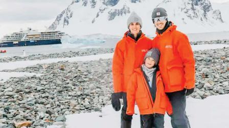 વાઇલ્ડર મૅક્ગ્રા તેના પૅરન્ટ્સ સાથે