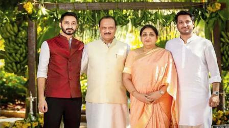 અજિત પવાર પરિવાર સાથે