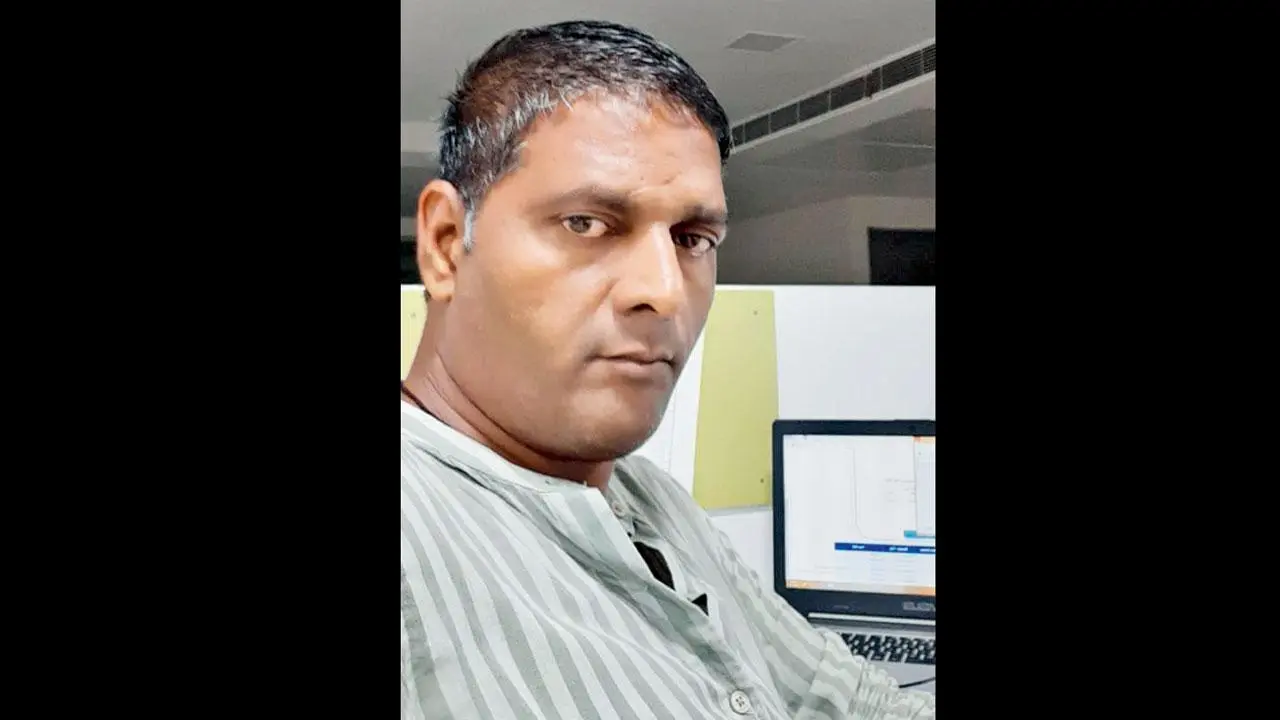 લેખક અને કૉલમનિસ્ટ તરીકે સક્રિય અલકેશ વ્યાસ વડોદરામાં રહે છે અને અગ્રણી અખબારમાં સબ-એડિટરની ફરજ બજાવે છે