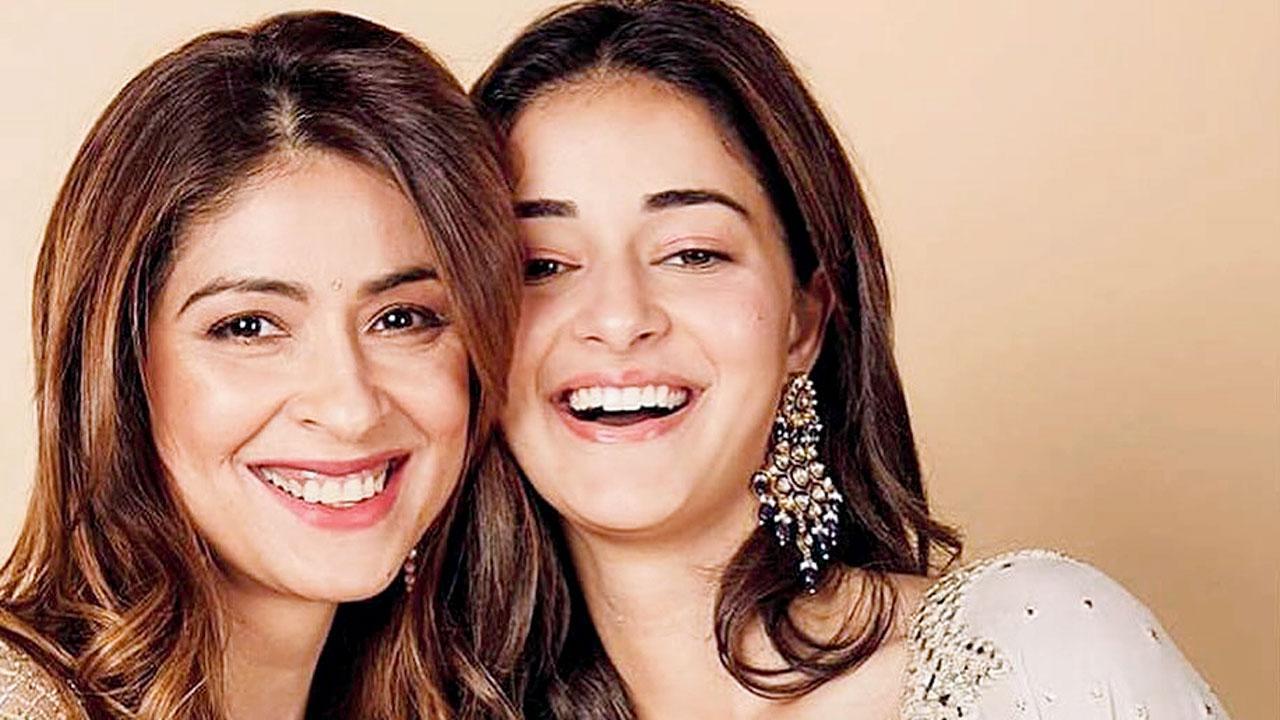 મમ્મી ભાવના પાંડે સાથે અનન્યા પાંડે