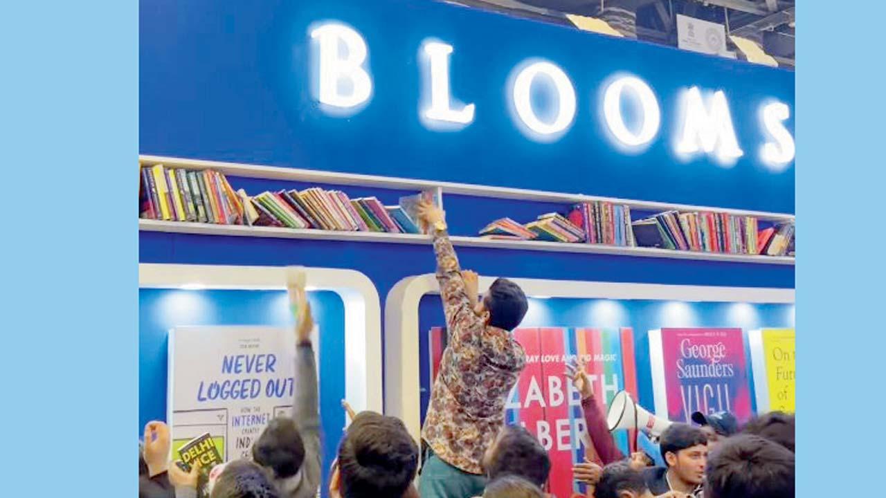 વાઇરલ વિડીયોમાંથી સ્ક્રીનશૉટ