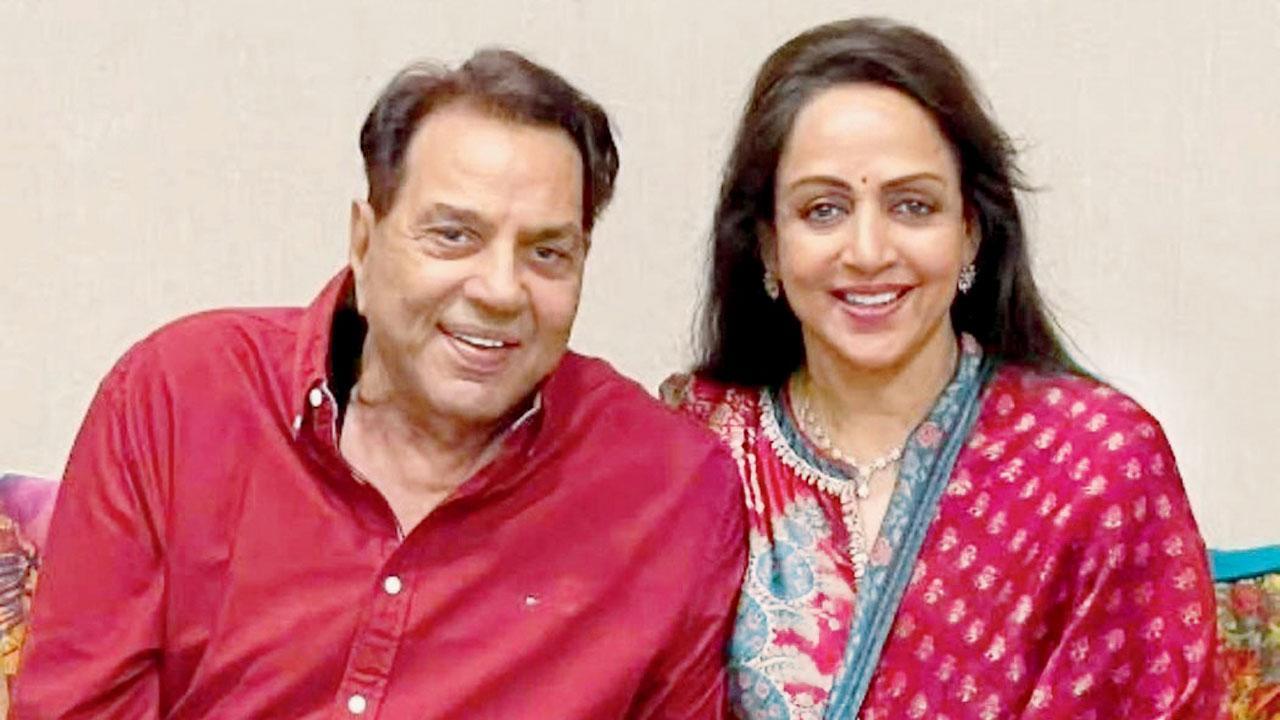 ધર્મેન્દ્ર અને હેમા માલિનીની ફાઇલ તસવીર