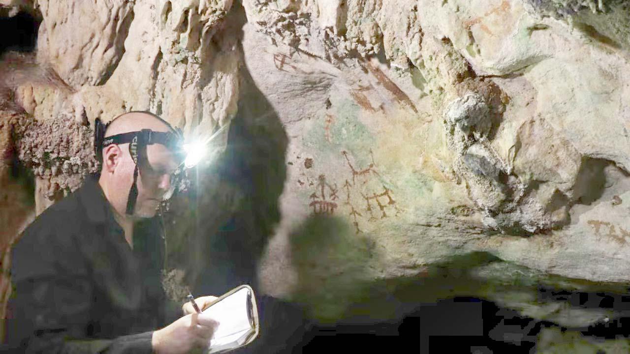 આ માનવછાપ ઇન્ડોનેશિયાના સુલાવેતી ટાપુ પર જીવાતી જીવનશૈલીના લોકોની છે.