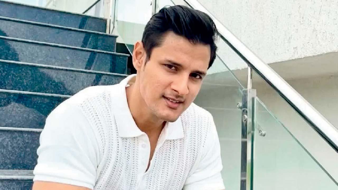 છેતરપિંડીના કેસમાં પકડાયેલા મરાઠી ઍક્ટર અને ફિટનેસ-ટ્રેઇનર જય દુધાણેનાં ૨૪ ડિસેમ્બરે લગ્ન થયાં હતાં.