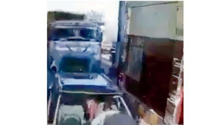 વાઇરલ વિડીયોમાંથી સ્ક્રીનશૉટ