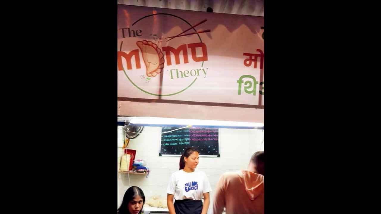 ગુજરાતી મોમોલવર ગર્લે મોમોઝનું આઉટલેટ જ શરૂ કરી દીધું