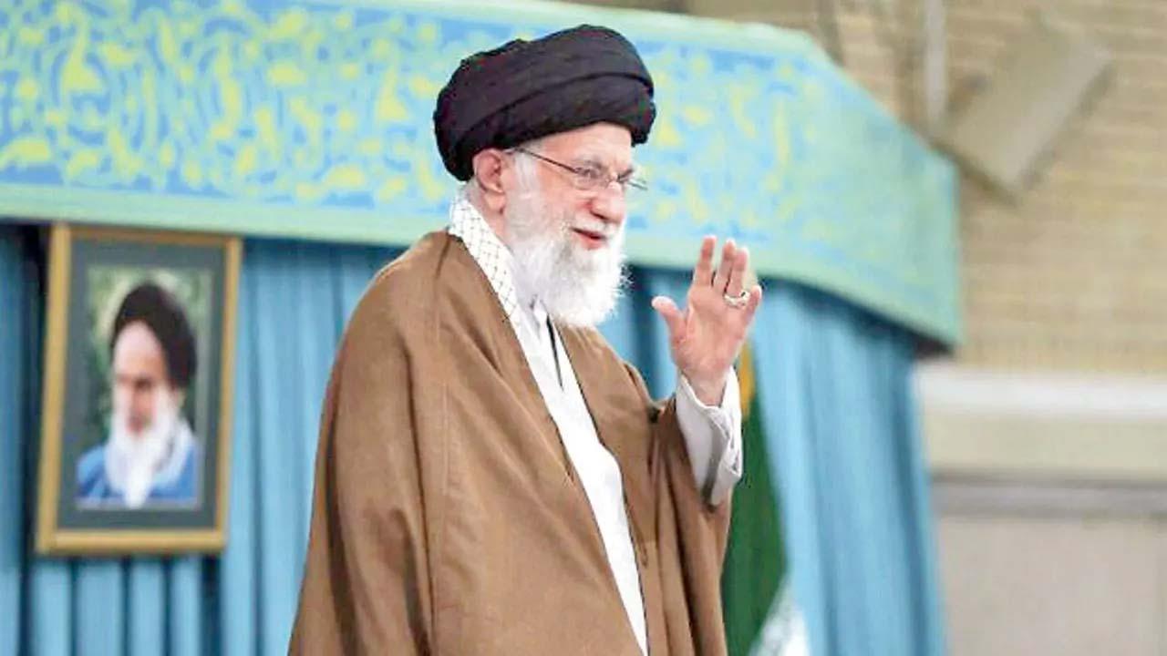 ઈરાનમાં સુપ્રીમ લીડર અલી ખામેનેઈ પરિવાર સાથે મૉસ્કો ભાગવાની વેતરણમાં